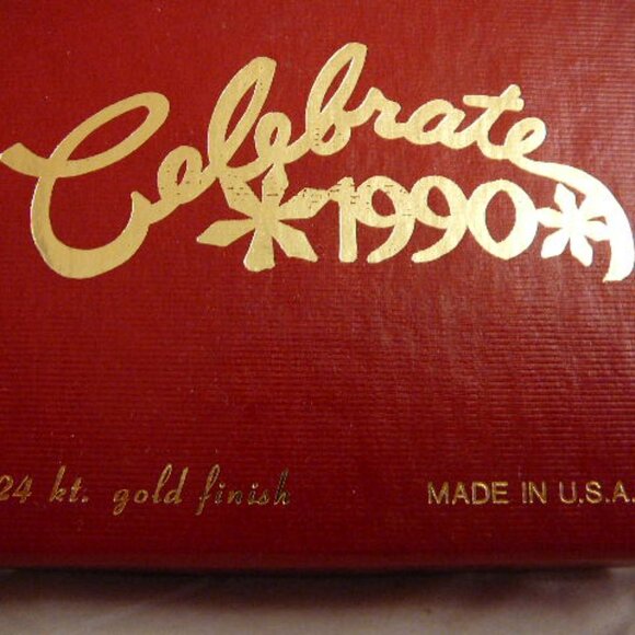 Jacobson's Department Store Celebrate 1990 Ornament-24 kt gold finish-Made USA - Picture 3 of 3